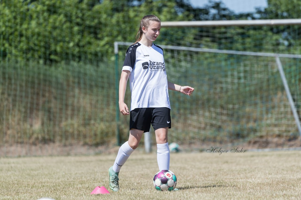 Bild 97 - wBJ TuRa Meldorf/Buesum - JFV Luebeck : Ergebnis: 1:0